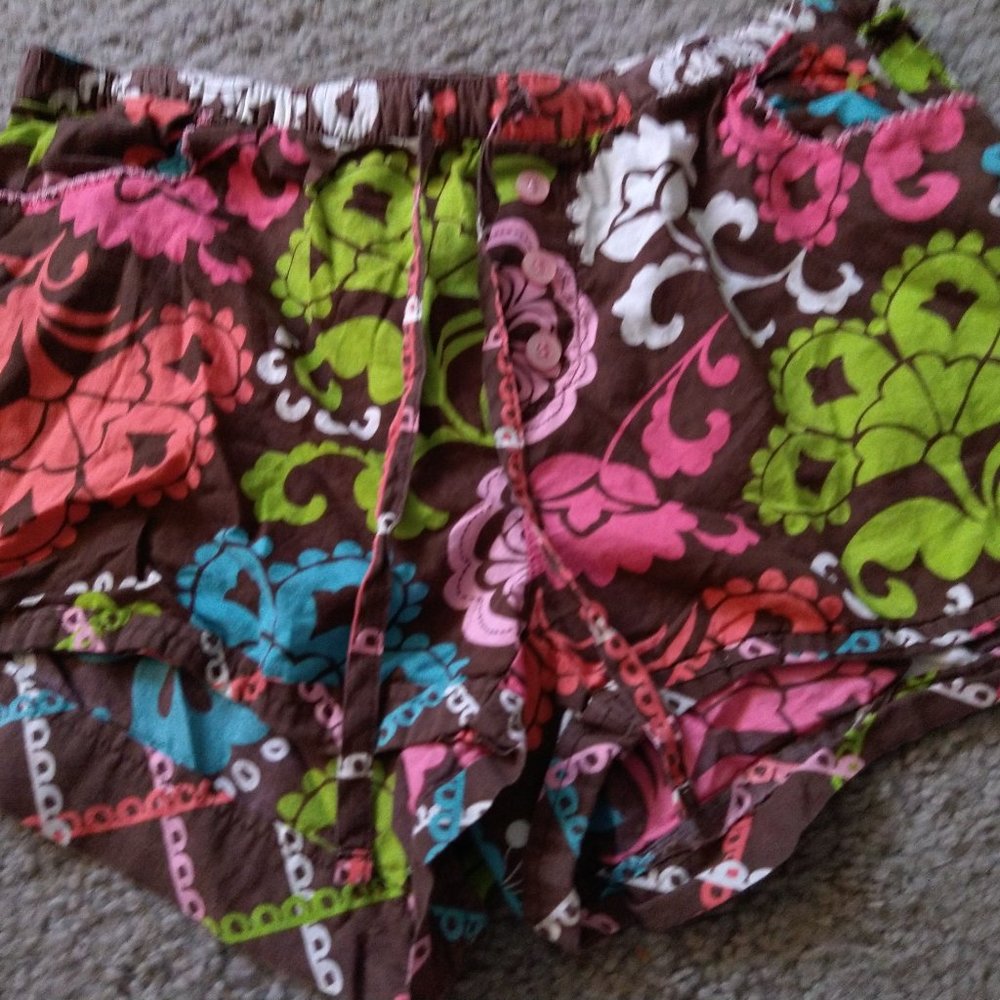 VERA BRADLEY SIZE SMALL SLEEP SHORTS WITH POCKETS & DRAWSTRING
